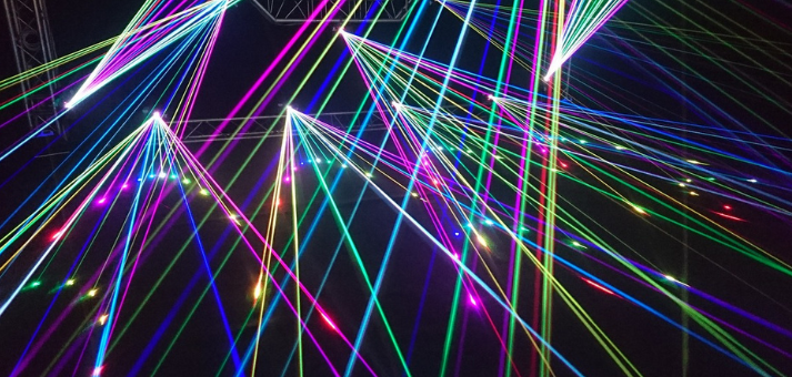 I dag bruger vi laserlys hver dag til mange forskellige ting.
